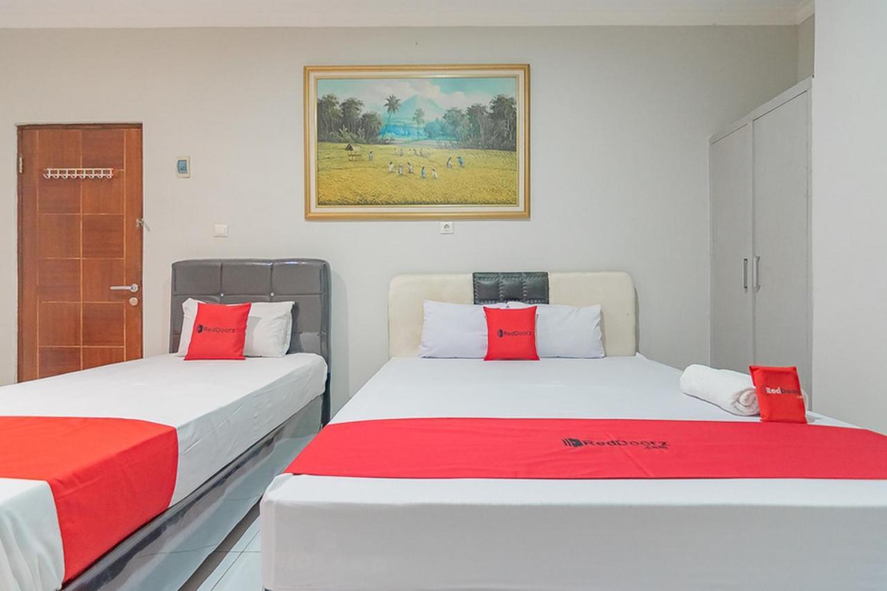 Reddoorz Plus At Bukit Cinta Street Balikpapan Klandasan Kecil Esterno foto